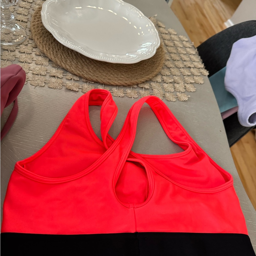 Under armor top large used like new